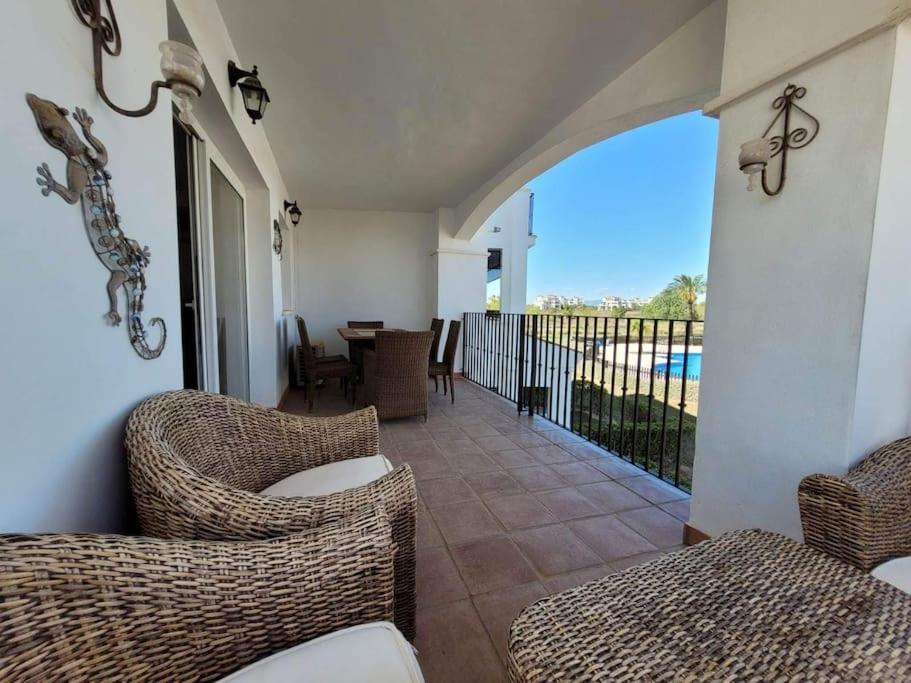 Belle Vue Sur La Piscine Apartment Sucina Exterior photo